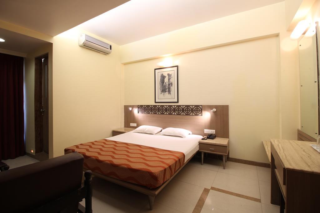 Hotel Samrat Mumbai Phòng bức ảnh
