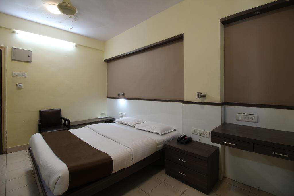 Hotel Samrat Mumbai Phòng bức ảnh